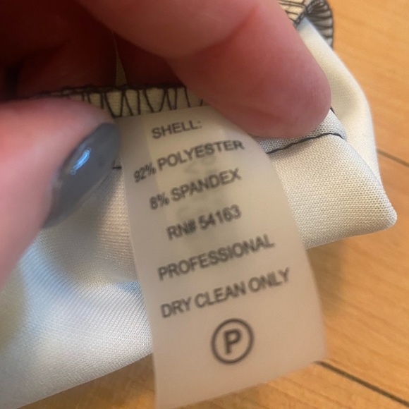 Stunning Calvin Klein like new size 2 dress - Picture 6 of 6